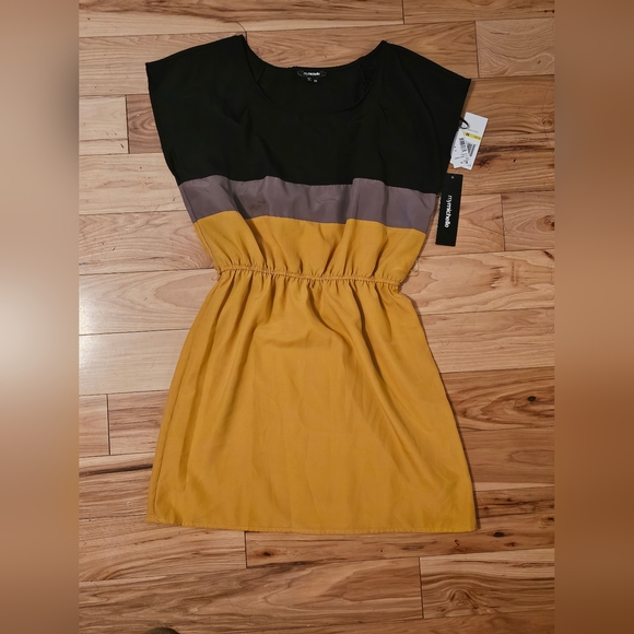 My Michelle Tri color dress NWT medium - Picture 1 of 3